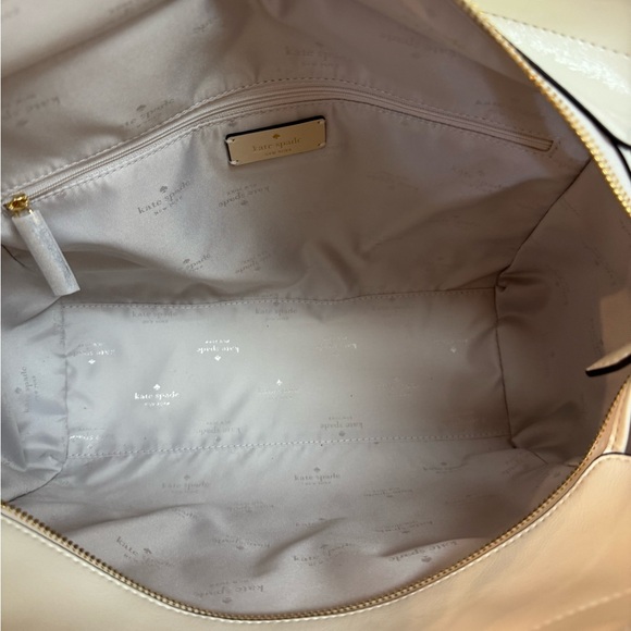 🤍 NWT KATE SPADE CREAM PATENTED LEATHER NEW YORK JETT FAUX SHEARING TOTE! - Picture 13 of 14